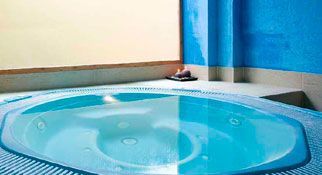Construcción Piscina mixta con jacuzzi hidromasaje